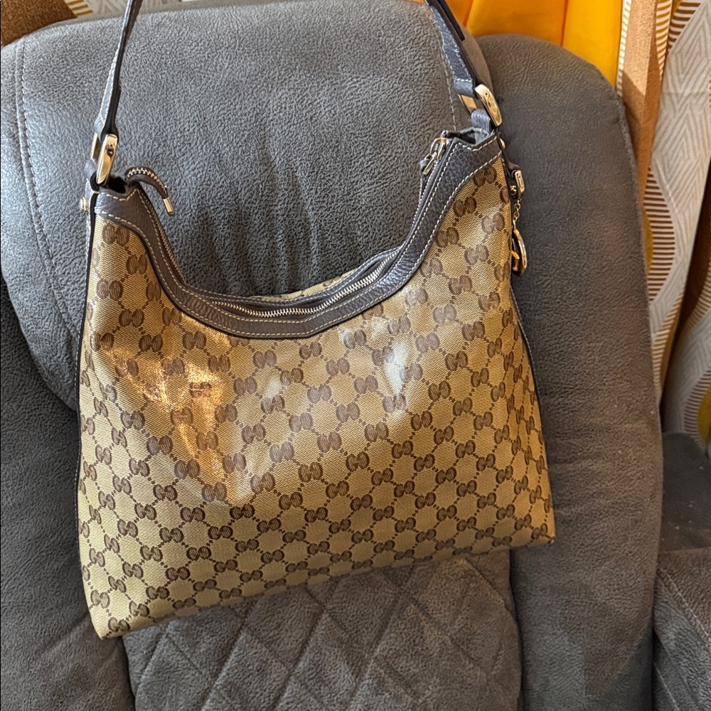 Gucci Tan Monogram Shoulder Bag - Picture 2 of 10